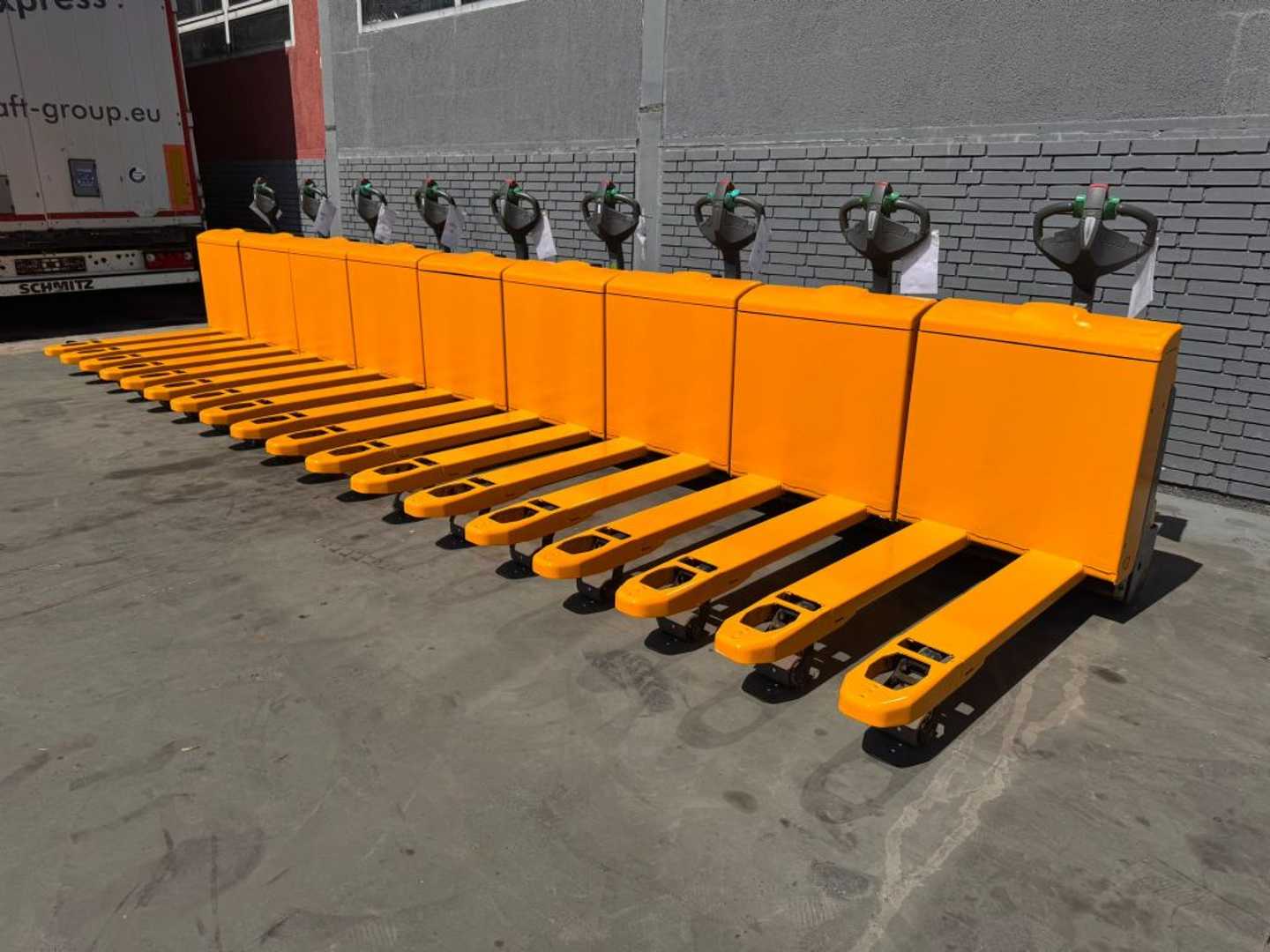 Used Forklift Jungheinrich EJE 116 /Super Angebot /Stückpreis 990€ / 300 x Vorhanden Gājēju krautņotājs ar dīseli (Image 3) Used Forklift Jungheinrich EJE 116 /Super Angebot /Stückpreis 990€ / 300 x Vorhanden Gājēju krautņotājs ar dīseli (Image 3)