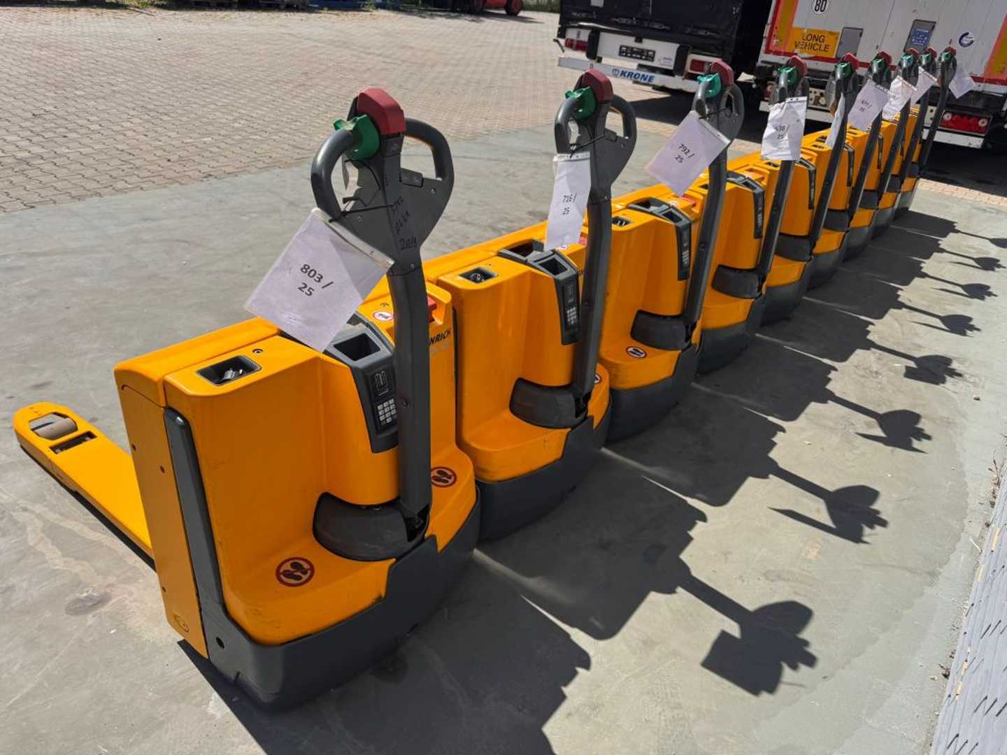 Used Forklift Jungheinrich EJE 116 /Super Angebot /Stückpreis 990€ / 300 x Vorhanden Gājēju krautņotājs ar dīseli (Image 4) Used Forklift Jungheinrich EJE 116 /Super Angebot /Stückpreis 990€ / 300 x Vorhanden Gājēju krautņotājs ar dīseli (Image 4)
