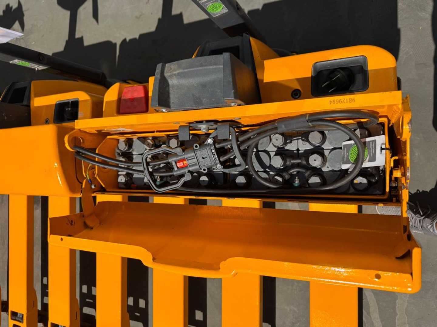 Used Forklift Jungheinrich EJE 116 /Super Angebot /Stückpreis 990€ / 300 x Vorhanden Gājēju krautņotājs ar dīseli (Image 7) Used Forklift Jungheinrich EJE 116 /Super Angebot /Stückpreis 990€ / 300 x Vorhanden Gājēju krautņotājs ar dīseli (Image 7)