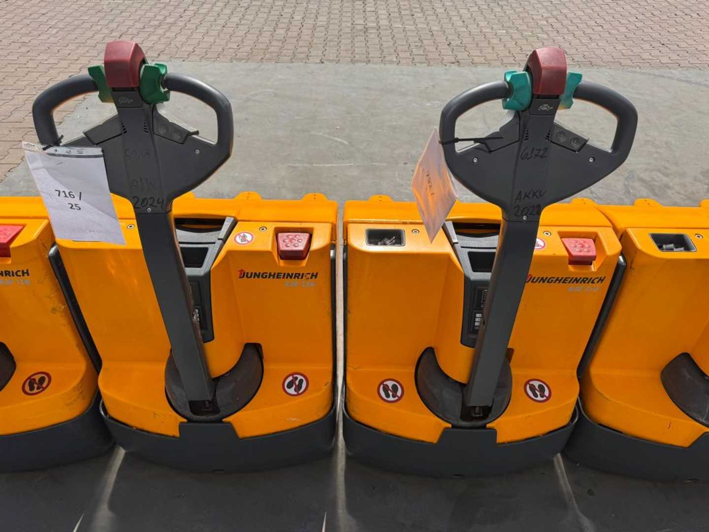 Used Forklift Jungheinrich EJE 116 /Super Angebot /Stückpreis 990€ / 300 x Vorhanden Gājēju krautņotājs ar dīseli (Image 8) Used Forklift Jungheinrich EJE 116 /Super Angebot /Stückpreis 990€ / 300 x Vorhanden Gājēju krautņotājs ar dīseli (Image 8)