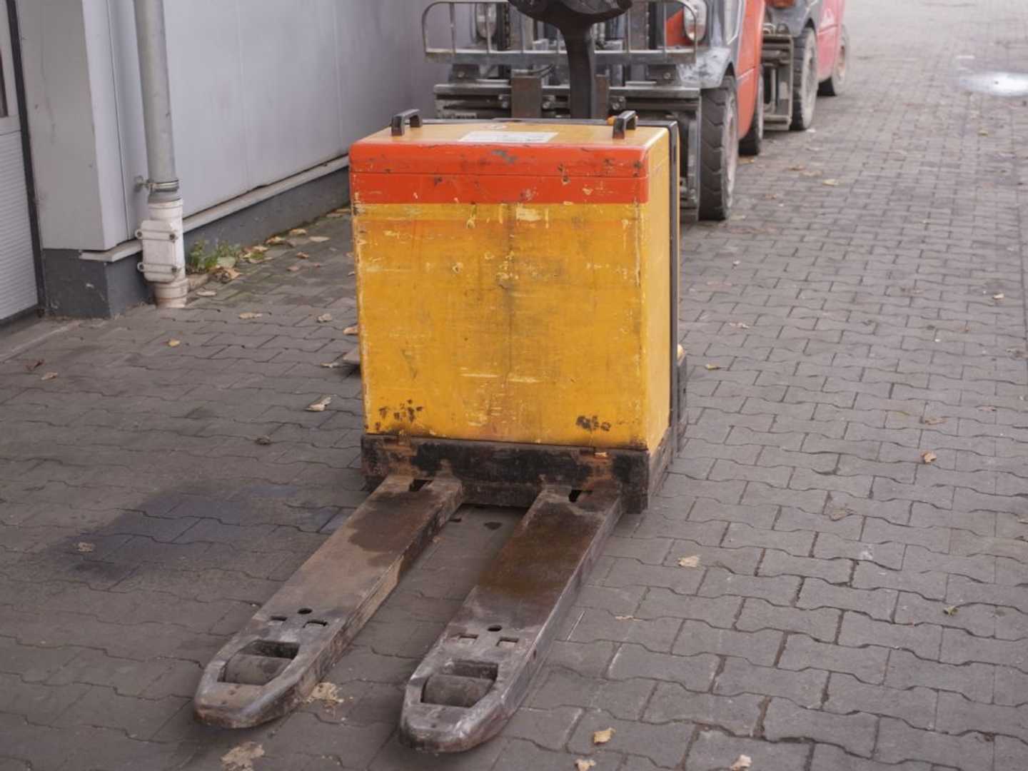 Used Forklift Jungheinrich EJE-R22G20-115-50 Gājēju krautņotājs ar dīseli (Image 2)