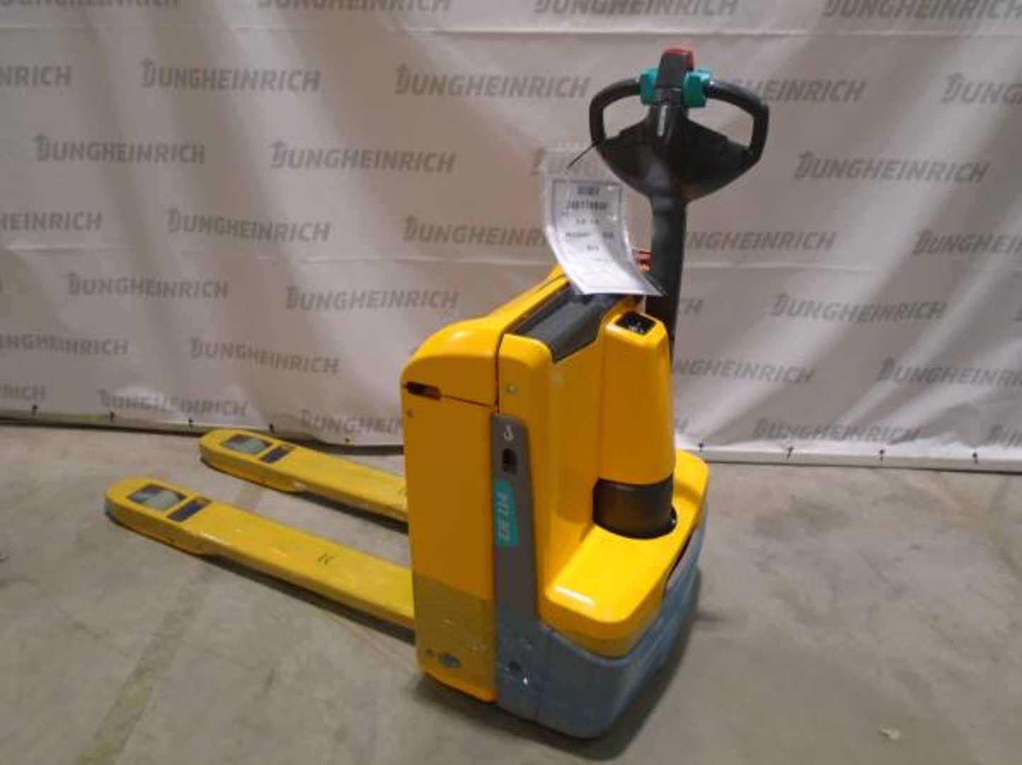 Used Forklift Jungheinrich EJE 114 120-51 Gājēju krautņotājs ar dīseli (Image 1) Used Forklift Jungheinrich EJE 114 120-51 Gājēju krautņotājs ar dīseli (Image 1)