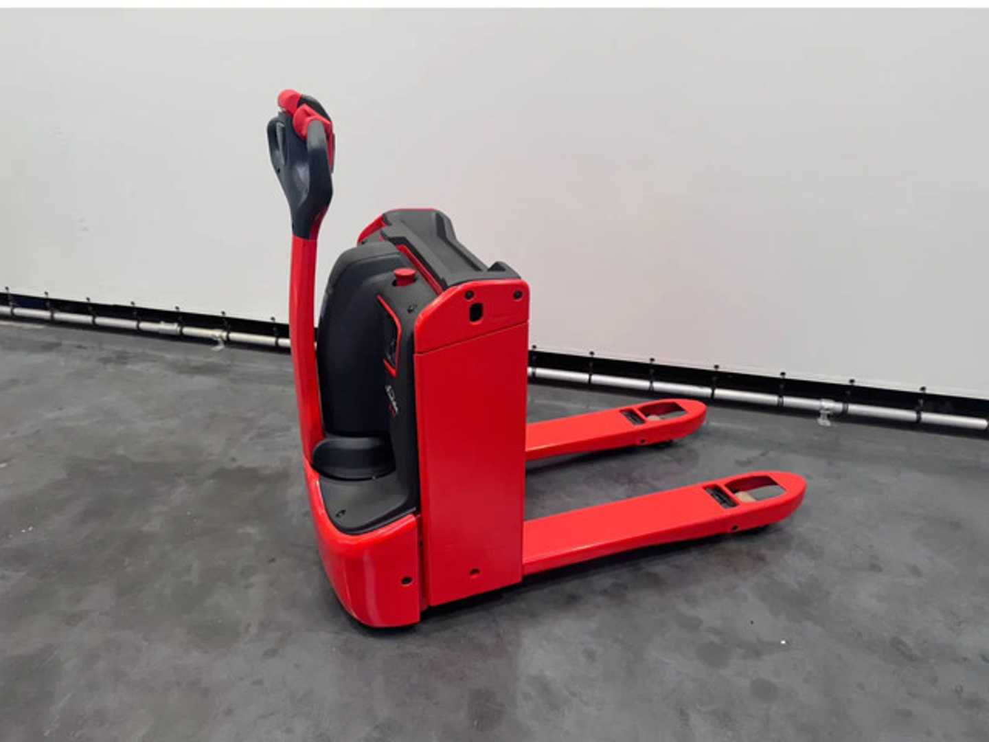 Used Forklift Linde T 16 1000x680 mm Gājēju krautņotājs ar dīseli (Image 3) Used Forklift Linde T 16 1000x680 mm Gājēju krautņotājs ar dīseli (Image 3)