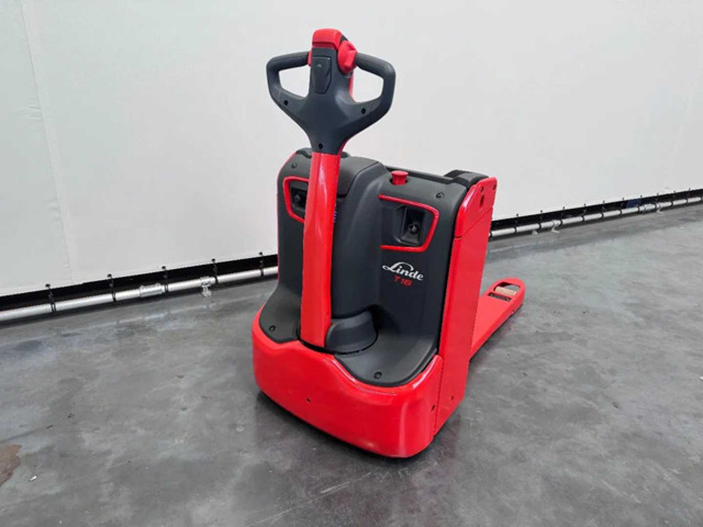 Used Forklift Linde T 16 1150x560 mm Gājēju krautņotājs ar dīseli (Image 2) Used Forklift Linde T 16 1150x560 mm Gājēju krautņotājs ar dīseli (Image 2)
