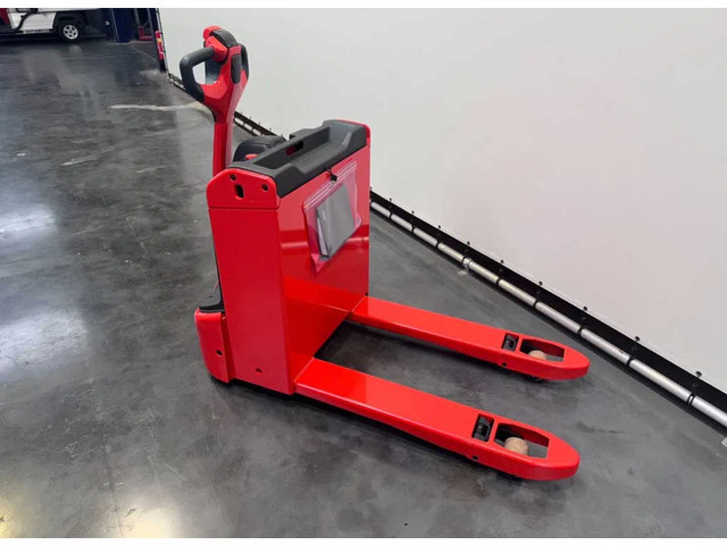 Used Forklift Linde T 16 1000x680 mm Gājēju krautņotājs ar dīseli (Image 5) Used Forklift Linde T 16 1000x680 mm Gājēju krautņotājs ar dīseli (Image 5)