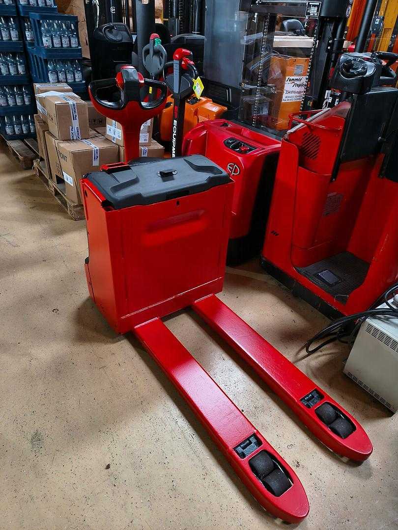 Used Forklift Linde T20 Gājēju krautņotājs ar dīseli (Image 1) Used Forklift Linde T20 Gājēju krautņotājs ar dīseli (Image 1)