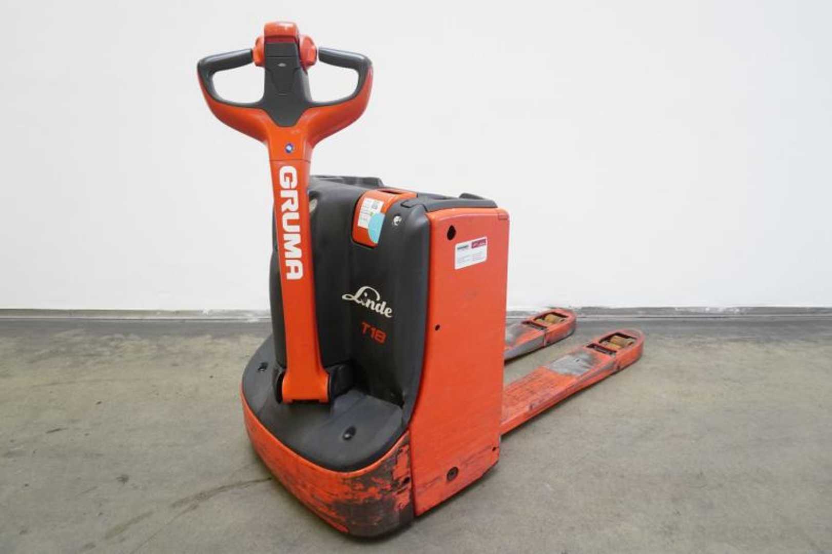 Used Forklift Linde T 18 1152-02 Gājēju krautņotājs ar dīseli (Image 1) Used Forklift Linde T 18 1152-02 Gājēju krautņotājs ar dīseli (Image 1)