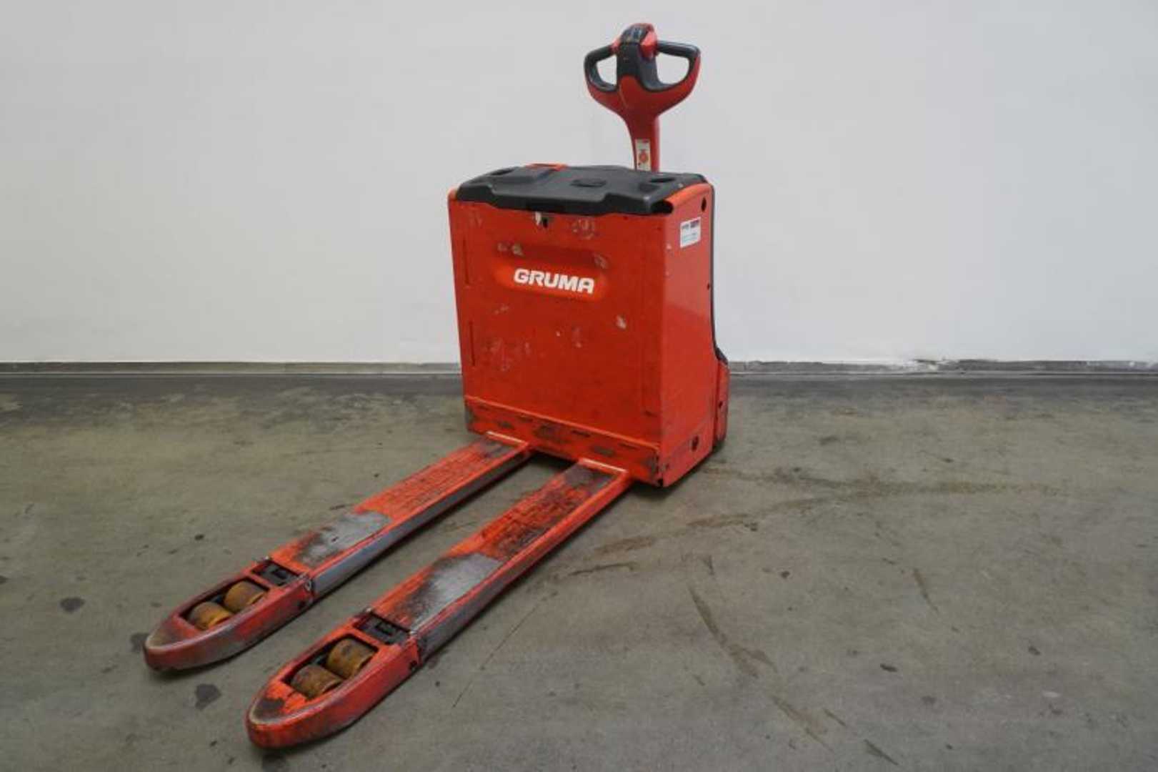 Used Forklift Linde T 18 1152-02 Gājēju krautņotājs ar dīseli (Image 2) Used Forklift Linde T 18 1152-02 Gājēju krautņotājs ar dīseli (Image 2)