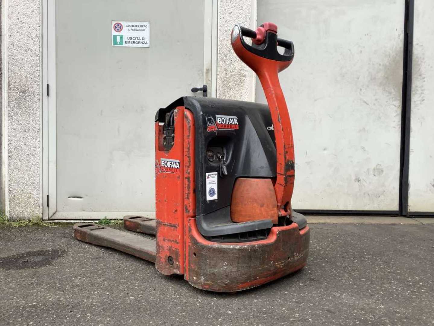 Used Forklift Linde T16 Gājēju krautņotājs ar dīseli (Image 1) Used Forklift Linde T16 Gājēju krautņotājs ar dīseli (Image 1)