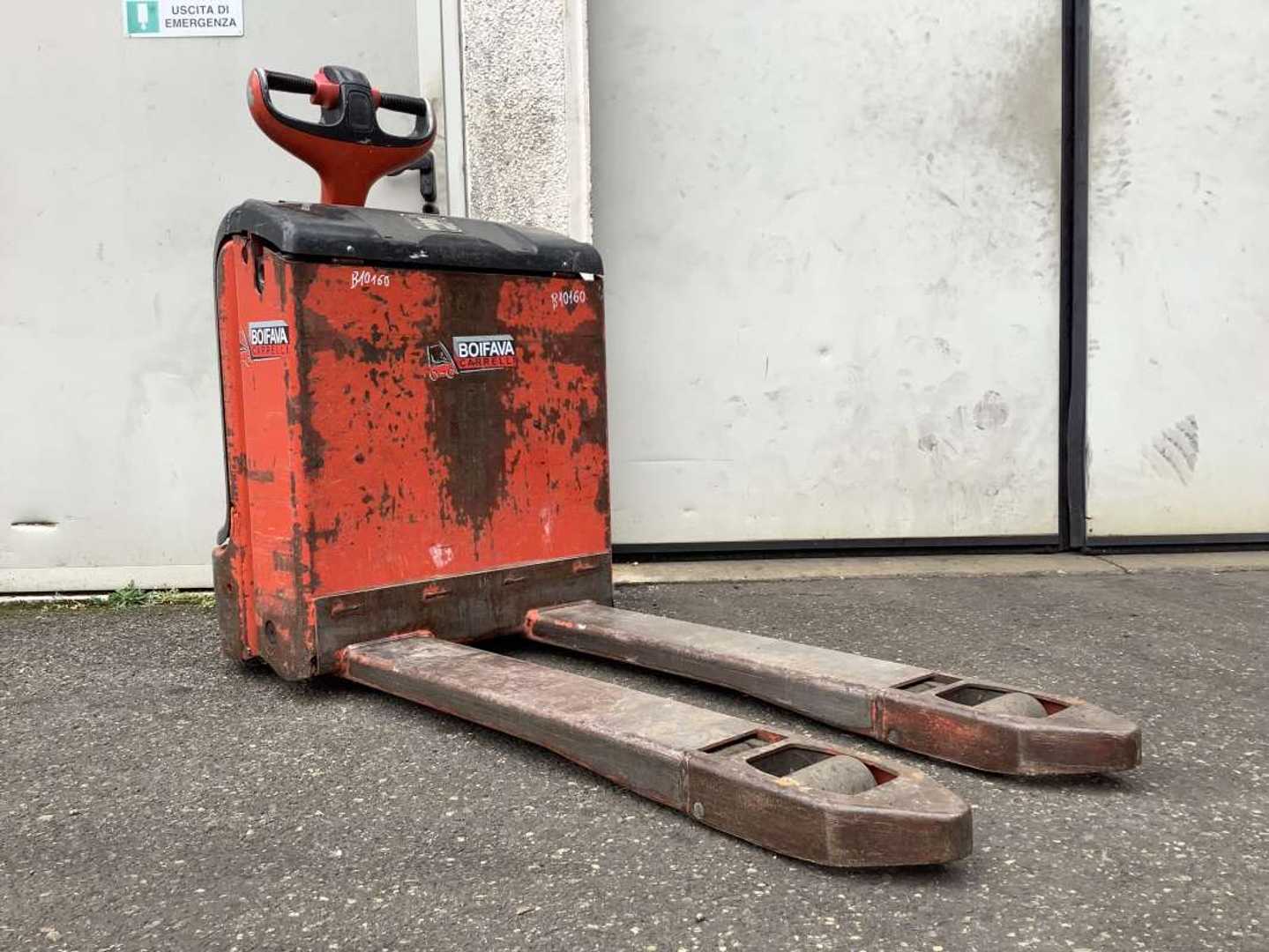 Used Forklift Linde T16 Gājēju krautņotājs ar dīseli (Image 2) Used Forklift Linde T16 Gājēju krautņotājs ar dīseli (Image 2)