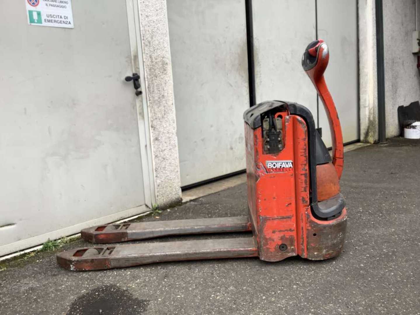 Used Forklift Linde T16 Gājēju krautņotājs ar dīseli (Image 3) Used Forklift Linde T16 Gājēju krautņotājs ar dīseli (Image 3)