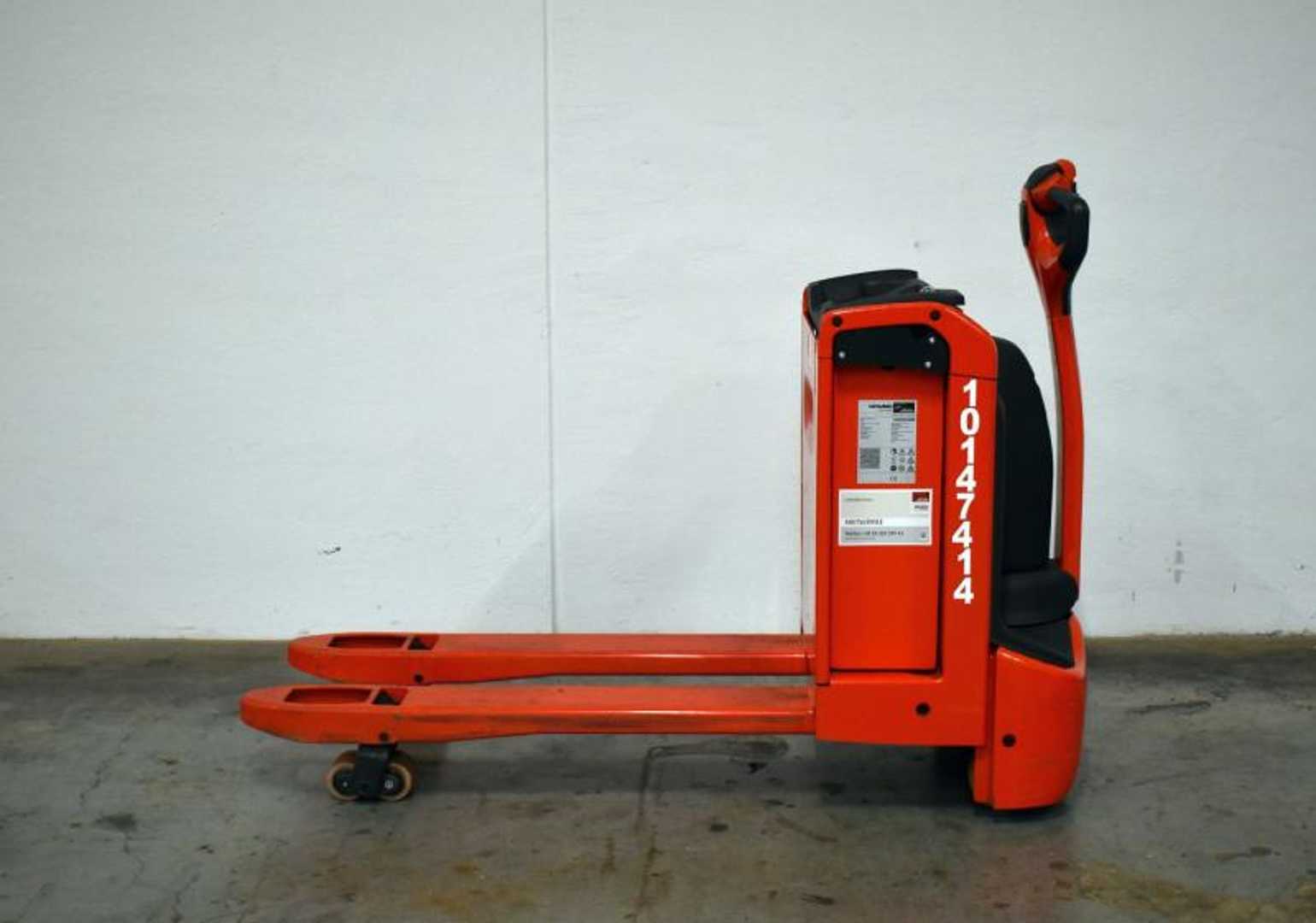 Used Forklift Linde T 18 1155-00 Gājēju krautņotājs ar dīseli (Image 4) Used Forklift Linde T 18 1155-00 Gājēju krautņotājs ar dīseli (Image 4)