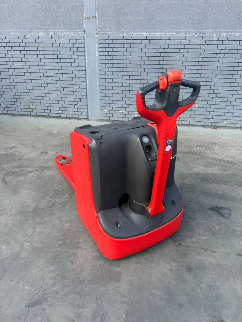 Used Forklift Linde T 18 Baujahr 2009 Akku 2017 Gājēju krautņotājs ar dīseli (Image 4) Used Forklift Linde T 18 Baujahr 2009 Akku 2017 Gājēju krautņotājs ar dīseli (Image 4)