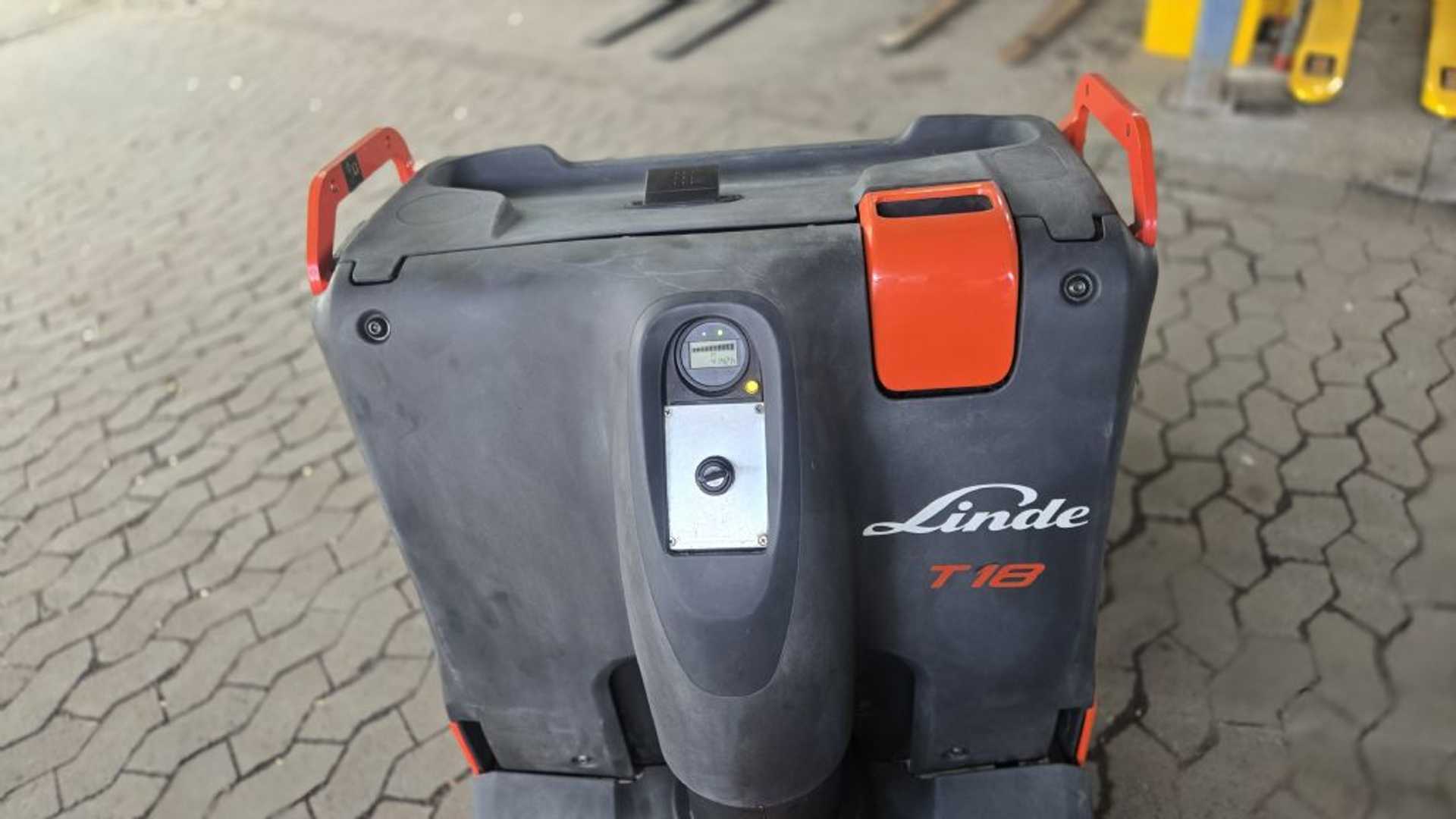Used Forklift Linde T18 Gājēju krautņotājs ar dīseli (Image 3) Used Forklift Linde T18 Gājēju krautņotājs ar dīseli (Image 3)
