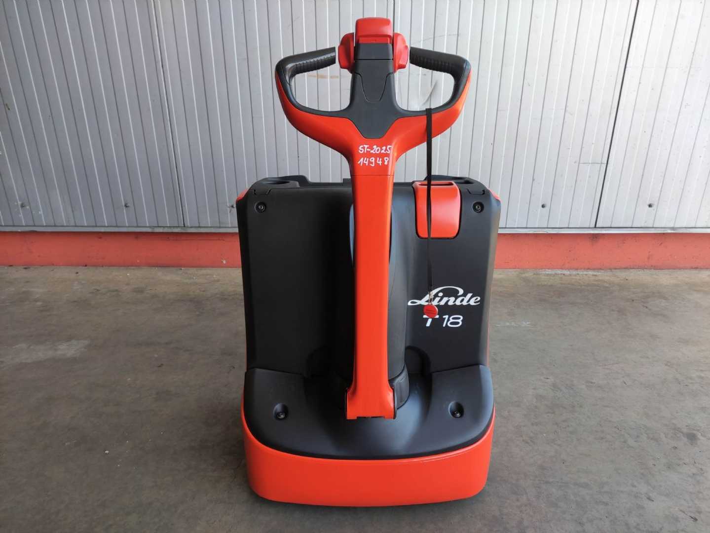 Used Forklift Linde T18-1152 / Neu lackiert Gājēju krautņotājs ar dīseli (Image 4) Used Forklift Linde T18-1152 / Neu lackiert Gājēju krautņotājs ar dīseli (Image 4)