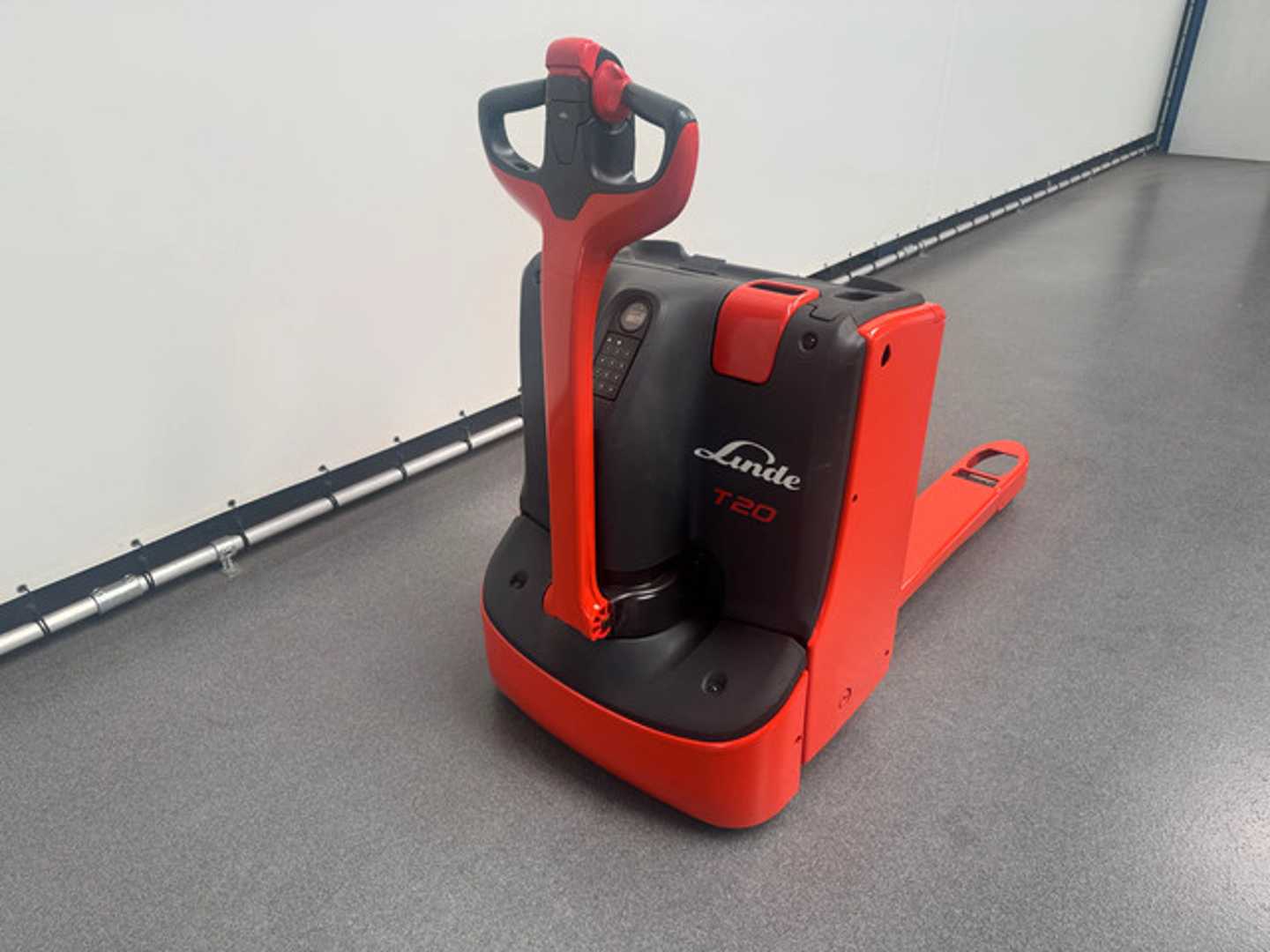 Used Forklift Linde T 20 Gājēju krautņotājs ar dīseli (Image 7) Used Forklift Linde T 20 Gājēju krautņotājs ar dīseli (Image 7)