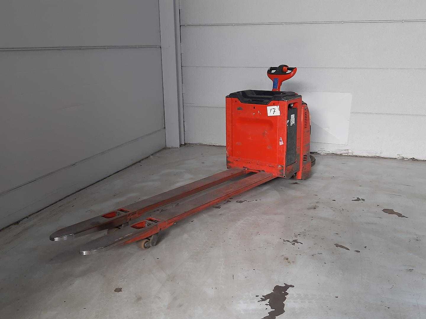 Used Forklift Linde T20AP Gājēju krautņotājs ar dīseli (Image 2) Used Forklift Linde T20AP Gājēju krautņotājs ar dīseli (Image 2)
