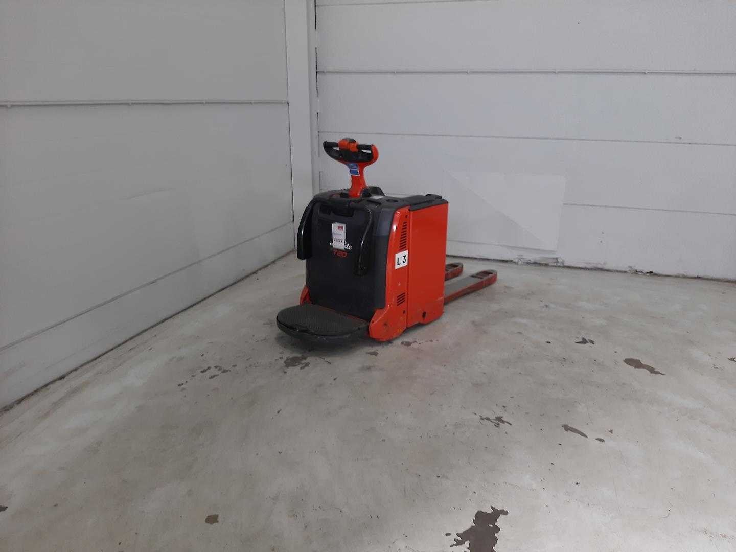 Used Forklift Linde T20AP Gājēju krautņotājs ar dīseli (Image 3) Used Forklift Linde T20AP Gājēju krautņotājs ar dīseli (Image 3)