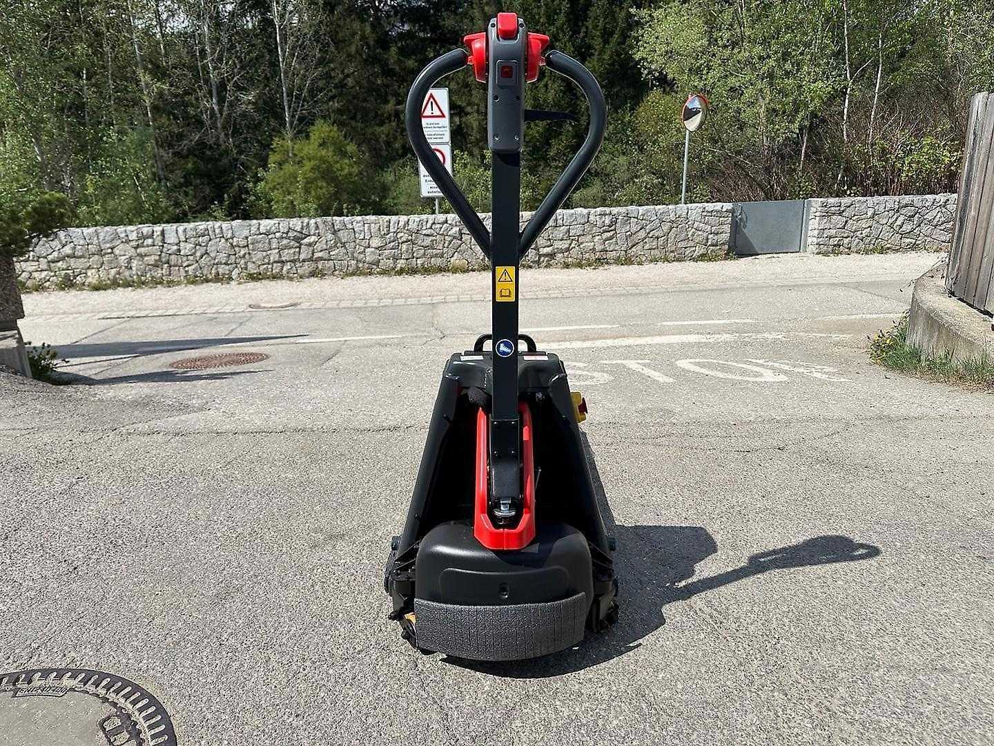 Used Forklift Linde MT15C *NEU+NEW* Gājēju krautņotājs ar dīseli (Image 3) Used Forklift Linde MT15C *NEU+NEW* Gājēju krautņotājs ar dīseli (Image 3)