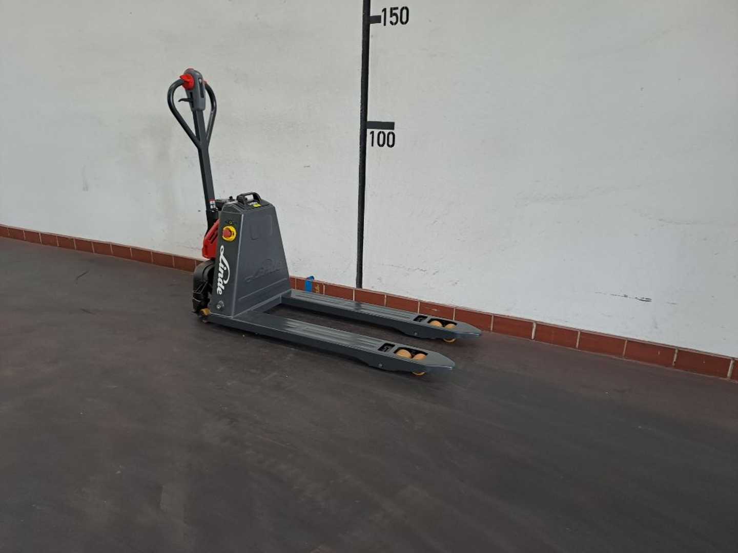 Used Forklift Linde MT15C Gājēju krautņotājs ar dīseli (Image 3)