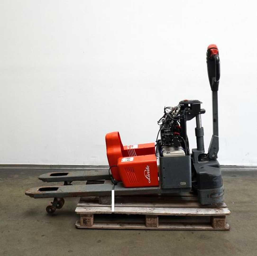 Used Forklift Linde MT 15 1133 Gājēju krautņotājs ar dīseli (Image 3) Used Forklift Linde MT 15 1133 Gājēju krautņotājs ar dīseli (Image 3)