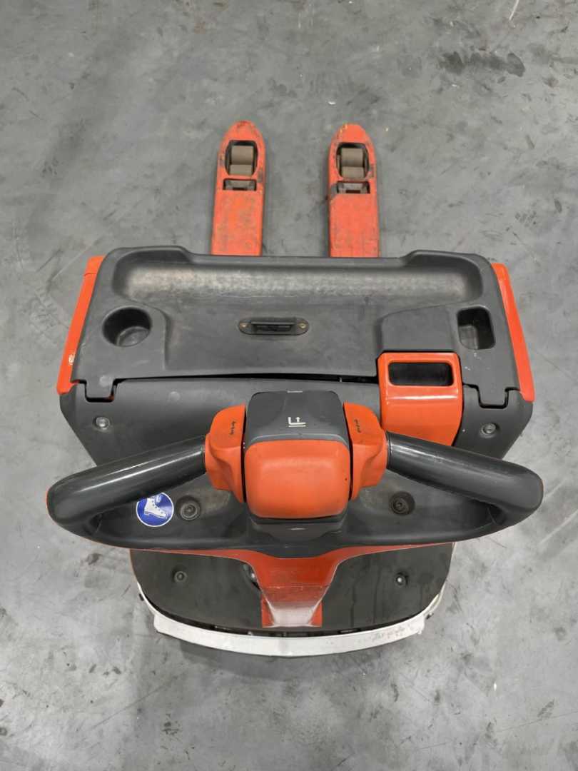 Used Forklift Linde T20-1152 Gājēju krautņotājs ar dīseli (Image 7) Used Forklift Linde T20-1152 Gājēju krautņotājs ar dīseli (Image 7)