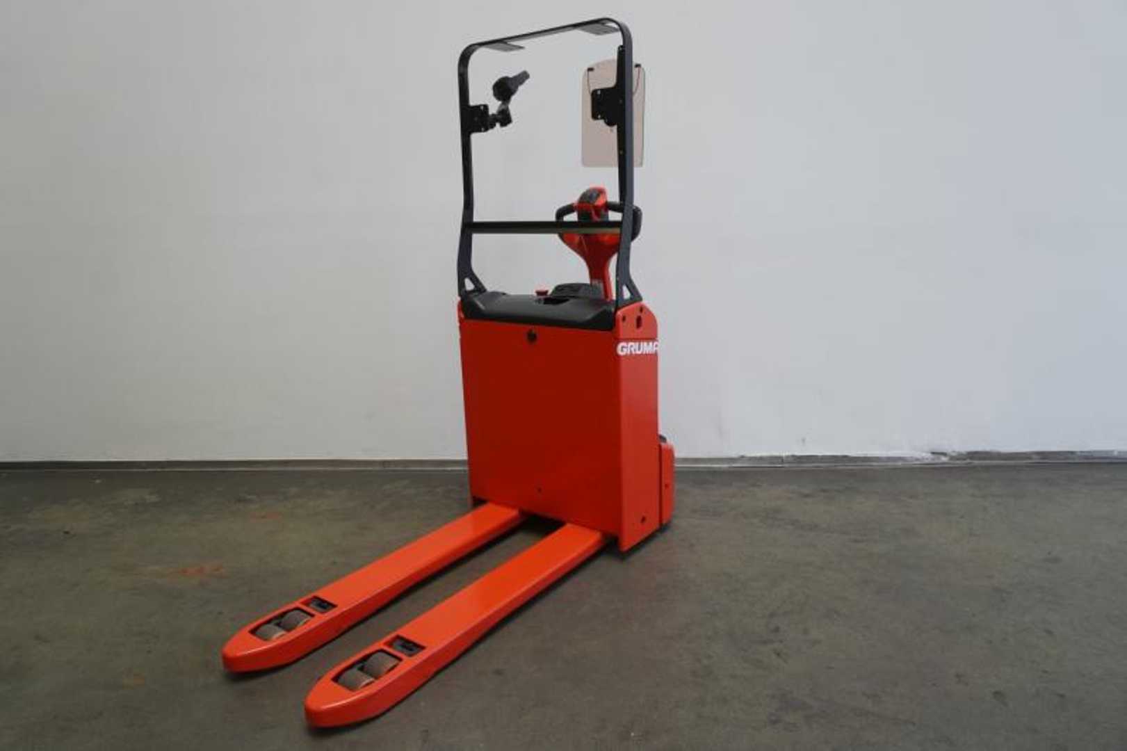 Used Forklift Linde T 16 ION 1155-00 Gājēju krautņotājs ar dīseli (Image 3) Used Forklift Linde T 16 ION 1155-00 Gājēju krautņotājs ar dīseli (Image 3)