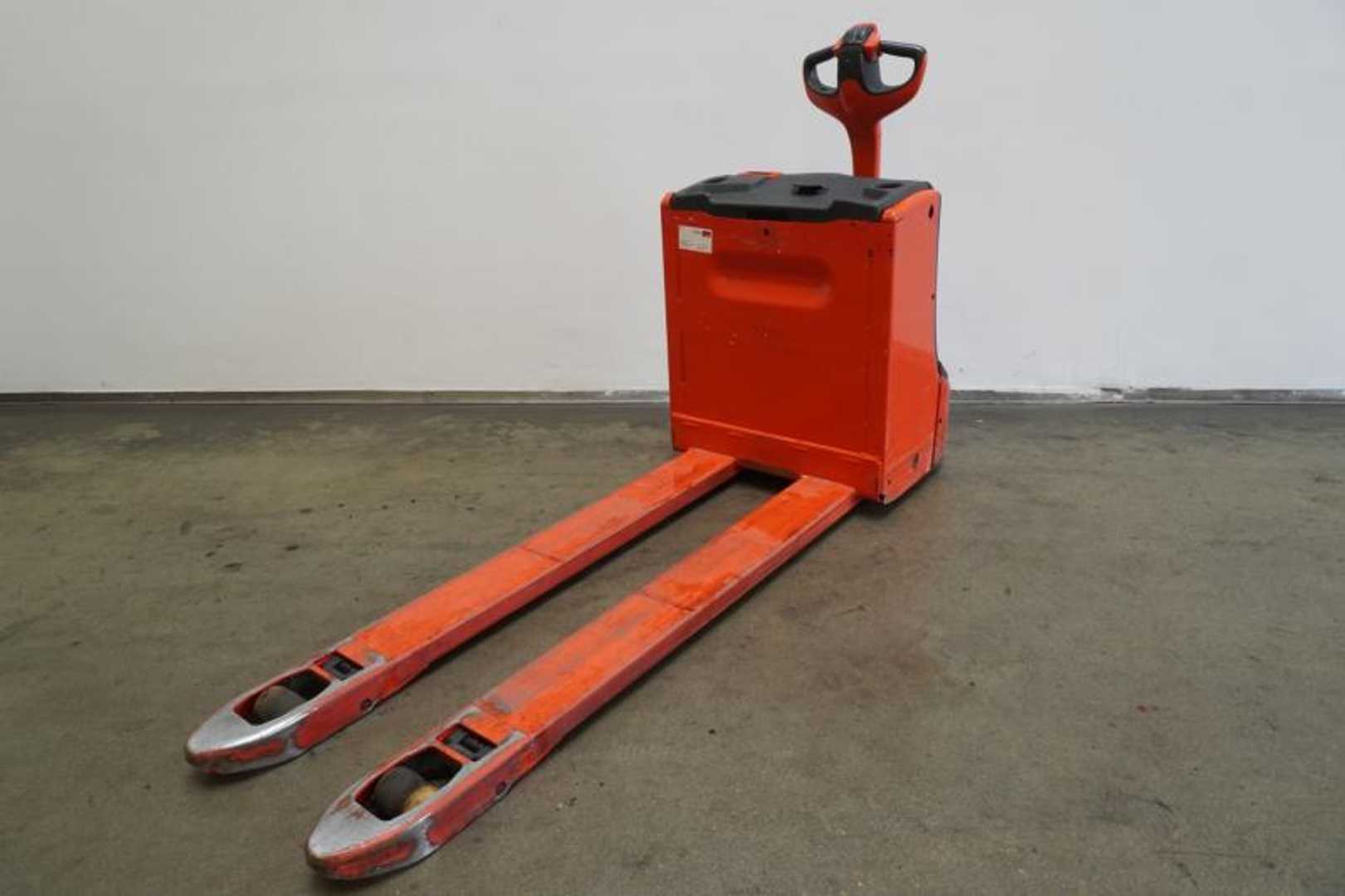 Used Forklift Linde T 18 1152 Gājēju krautņotājs ar dīseli (Image 2) Used Forklift Linde T 18 1152 Gājēju krautņotājs ar dīseli (Image 2)