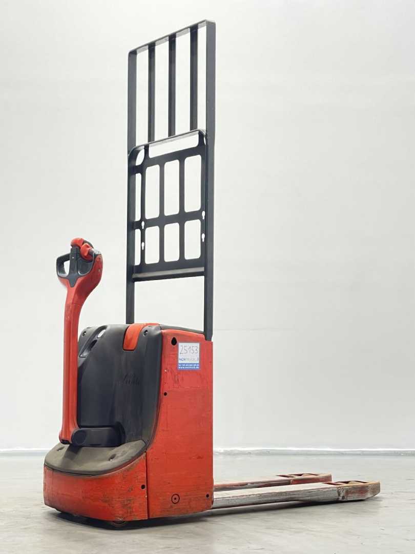 Used Forklift Linde T18-1152 Gājēju krautņotājs ar dīseli (Image 2) Used Forklift Linde T18-1152 Gājēju krautņotājs ar dīseli (Image 2)