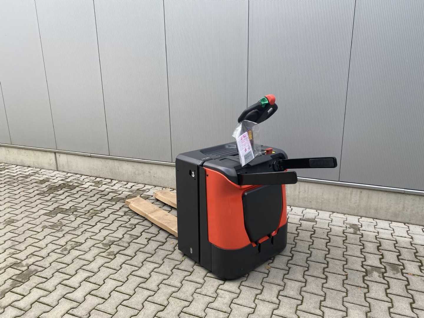 Used Forklift Other PT 20N Gājēju krautņotājs ar dīseli (Image 2) Used Forklift Other PT 20N Gājēju krautņotājs ar dīseli (Image 2)