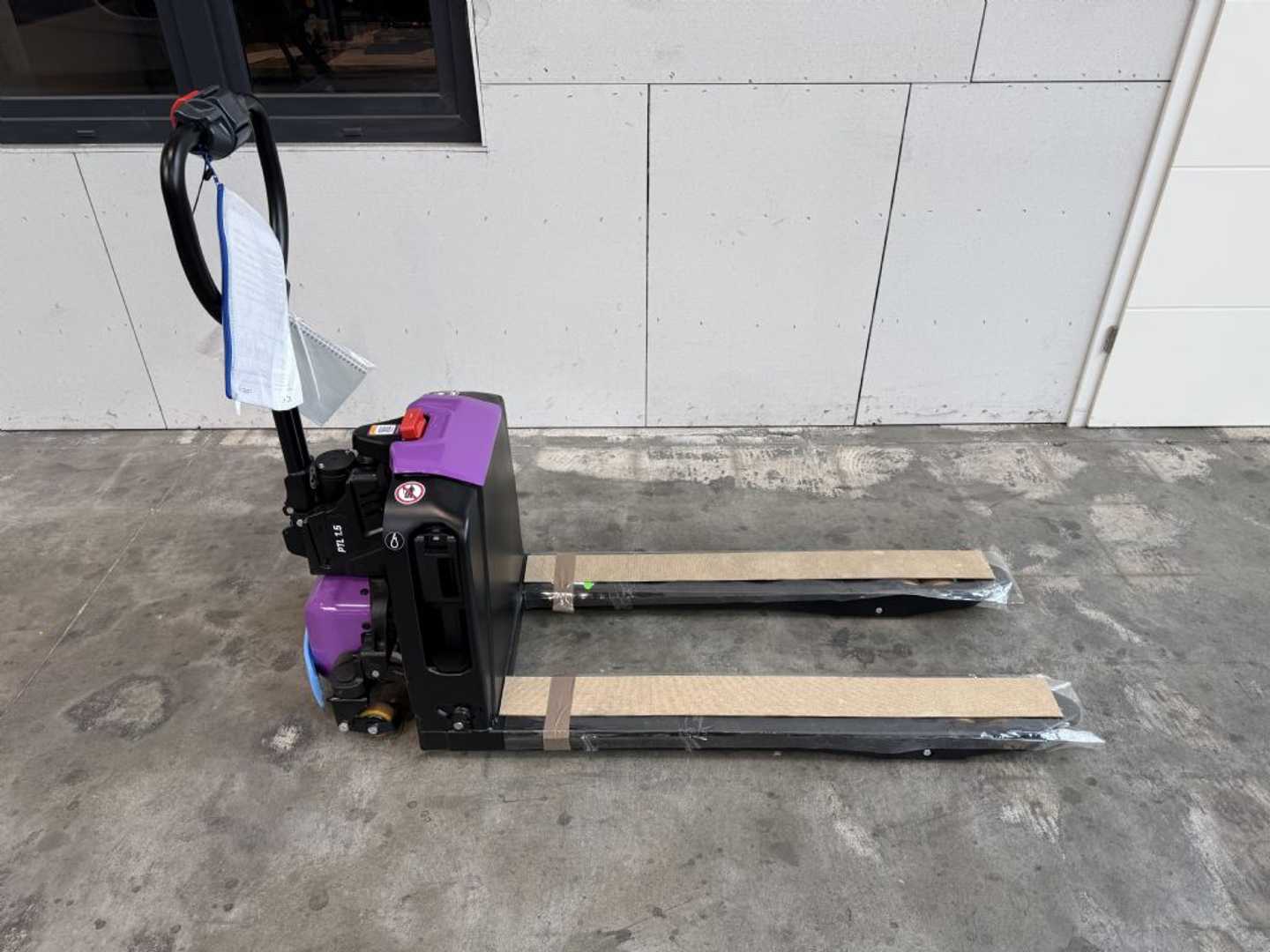 Used Forklift Other PTL 1.5 / NEU Gājēju krautņotājs ar dīseli (Image 2) Used Forklift Other PTL 1.5 / NEU Gājēju krautņotājs ar dīseli (Image 2)