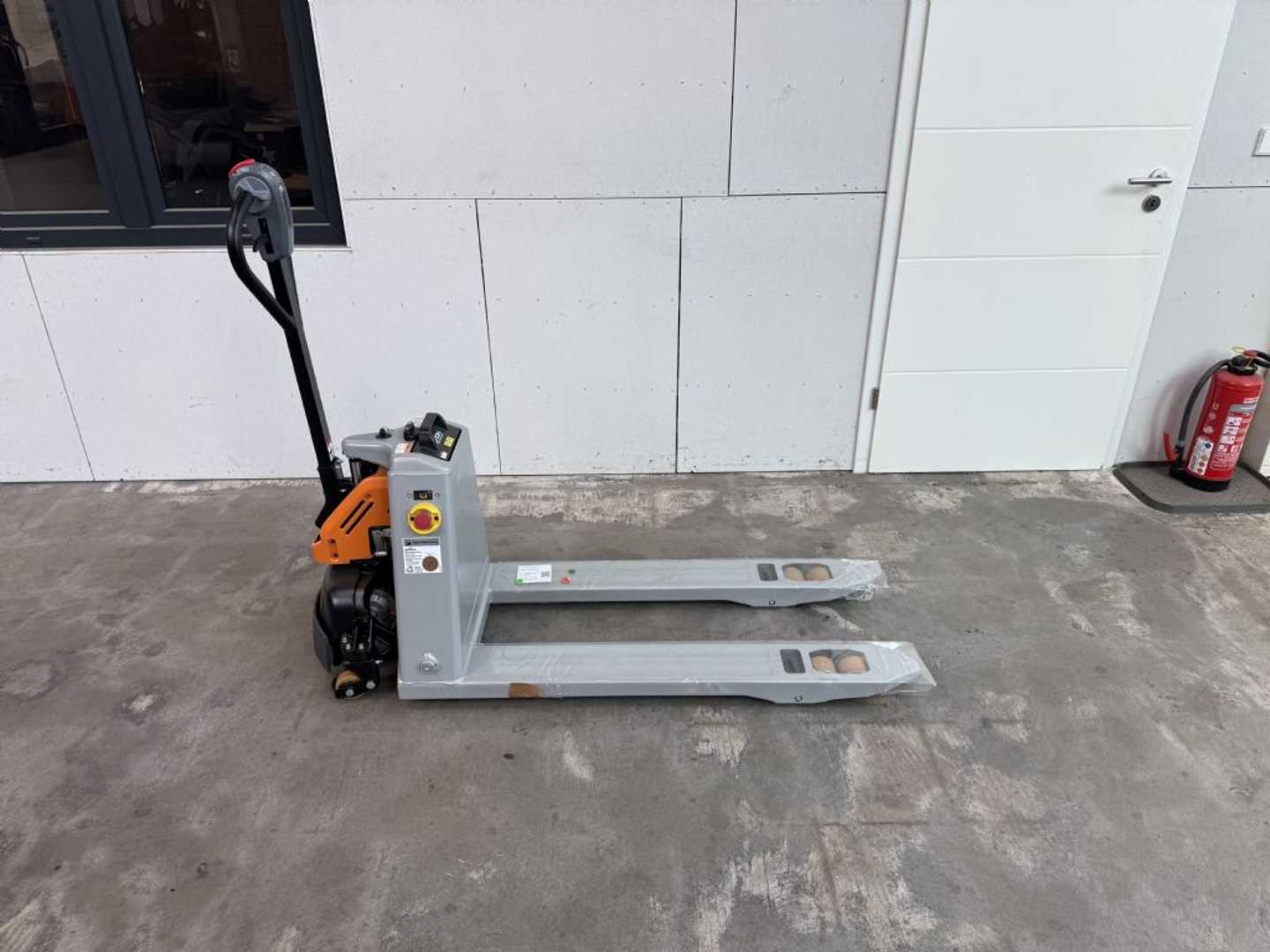 Used Forklift STILL ECH 12 C / NEUGERÄT Gājēju krautņotājs ar dīseli (Image 2) Used Forklift STILL ECH 12 C / NEUGERÄT Gājēju krautņotājs ar dīseli (Image 2)