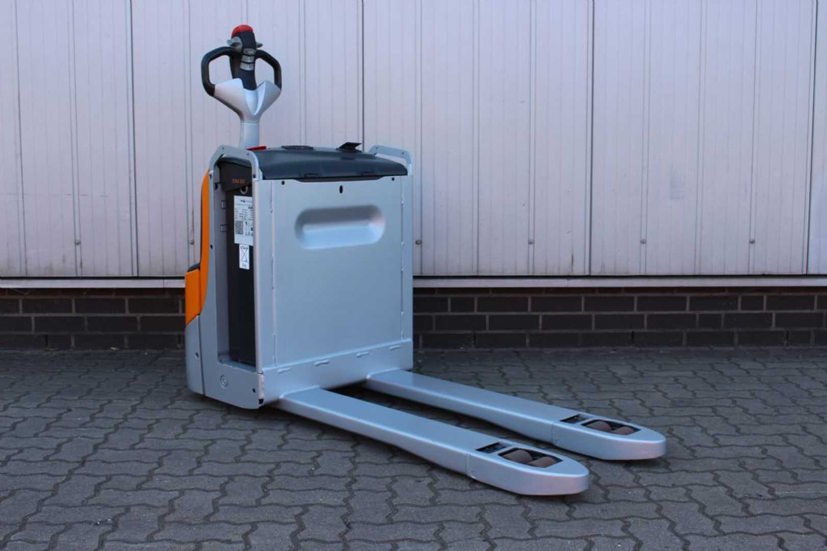 Used Forklift STILL EXU20 | Batterie 2024 Gājēju krautņotājs ar dīseli (Image 5) Used Forklift STILL EXU20 | Batterie 2024 Gājēju krautņotājs ar dīseli (Image 5)