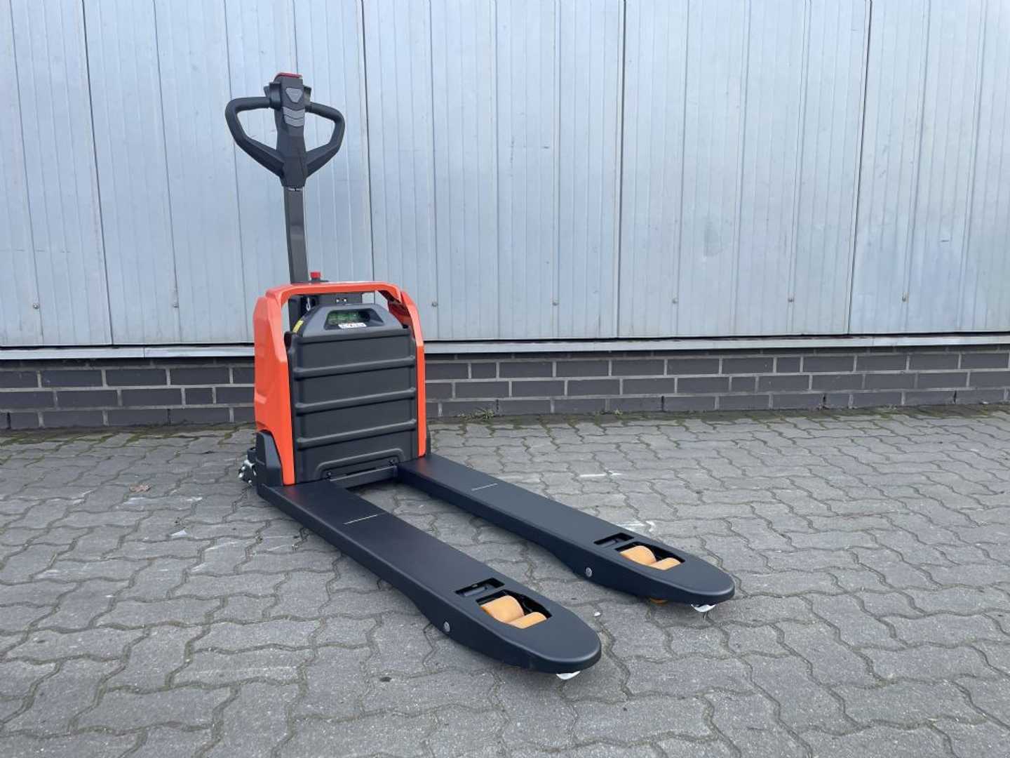 Used Forklift Toyota Tyro LHE150 | Demo unit - only 5 working hours Gājēju krautņotājs ar dīseli (Image 4) Used Forklift Toyota Tyro LHE150 | Demo unit - only 5 working hours Gājēju krautņotājs ar dīseli (Image 4)