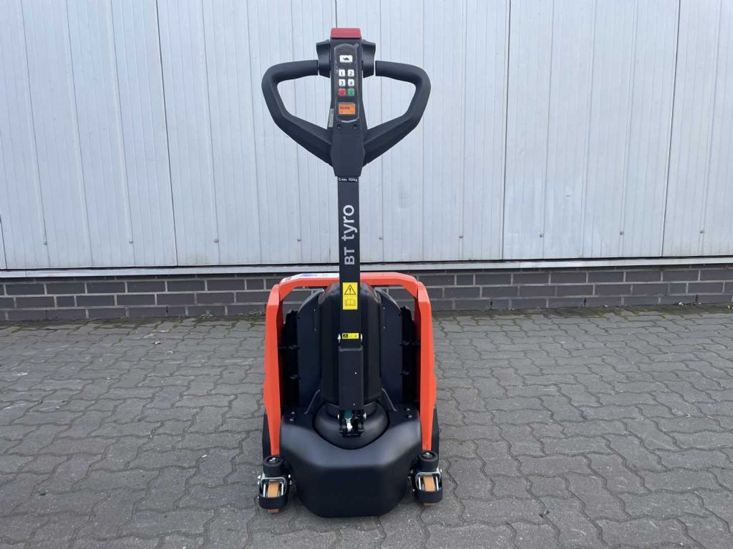 Used Forklift Toyota Tyro LHE150 | Demo unit - only 5 working hours Gājēju krautņotājs ar dīseli (Image 6) Used Forklift Toyota Tyro LHE150 | Demo unit - only 5 working hours Gājēju krautņotājs ar dīseli (Image 6)