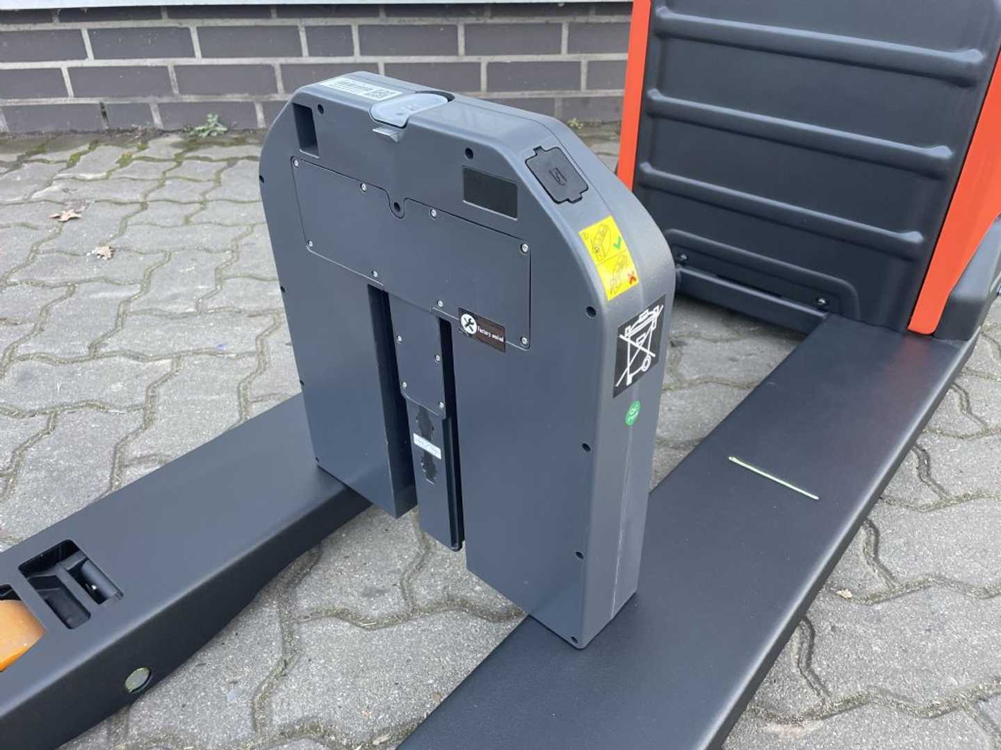 Used Forklift Toyota Tyro LHE150 | Demo unit - only 5 working hours Gājēju krautņotājs ar dīseli (Image 7) Used Forklift Toyota Tyro LHE150 | Demo unit - only 5 working hours Gājēju krautņotājs ar dīseli (Image 7)