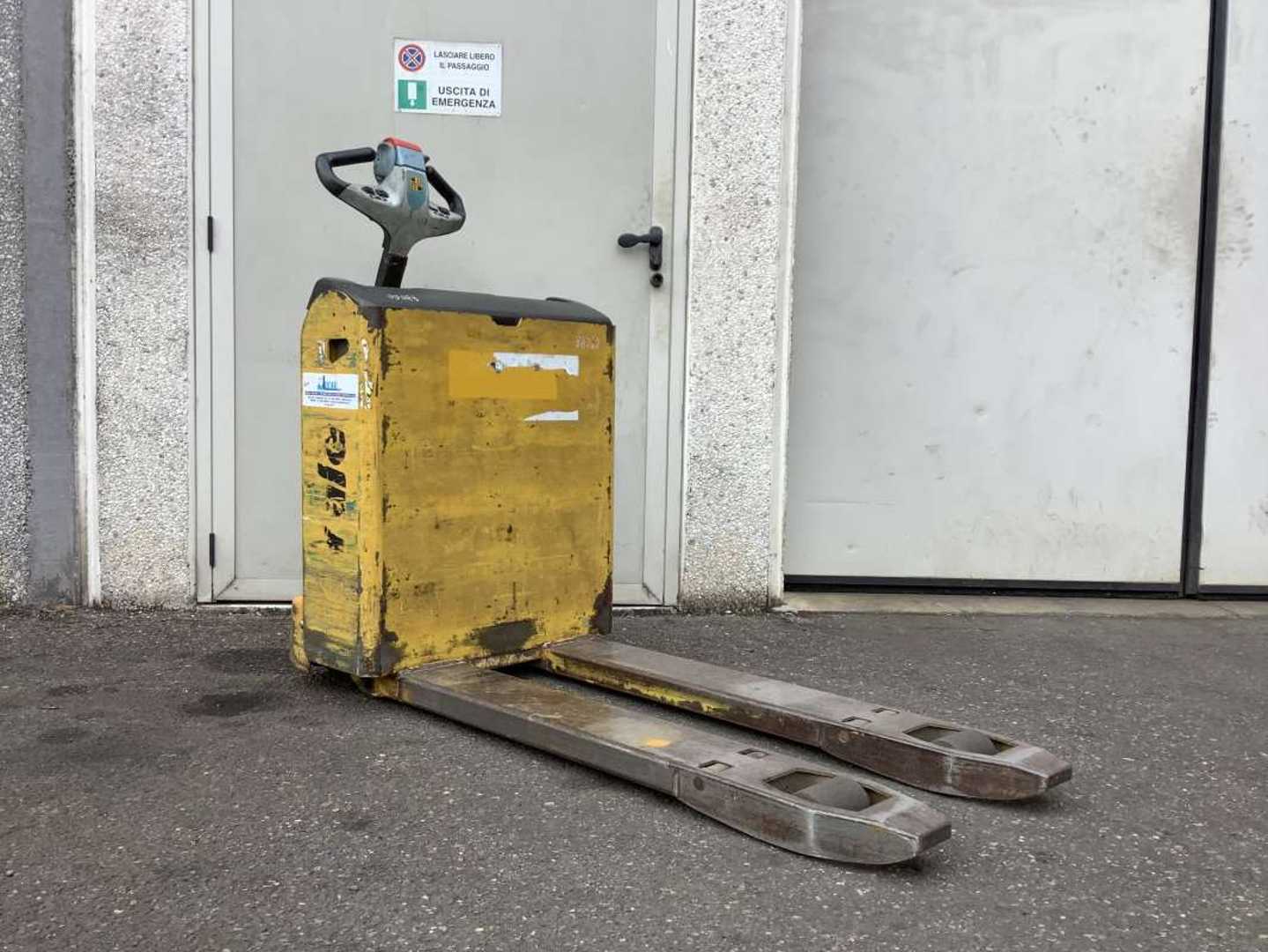 Used Forklift Yale MP20AC Gājēju krautņotājs ar dīseli (Image 2) Used Forklift Yale MP20AC Gājēju krautņotājs ar dīseli (Image 2)