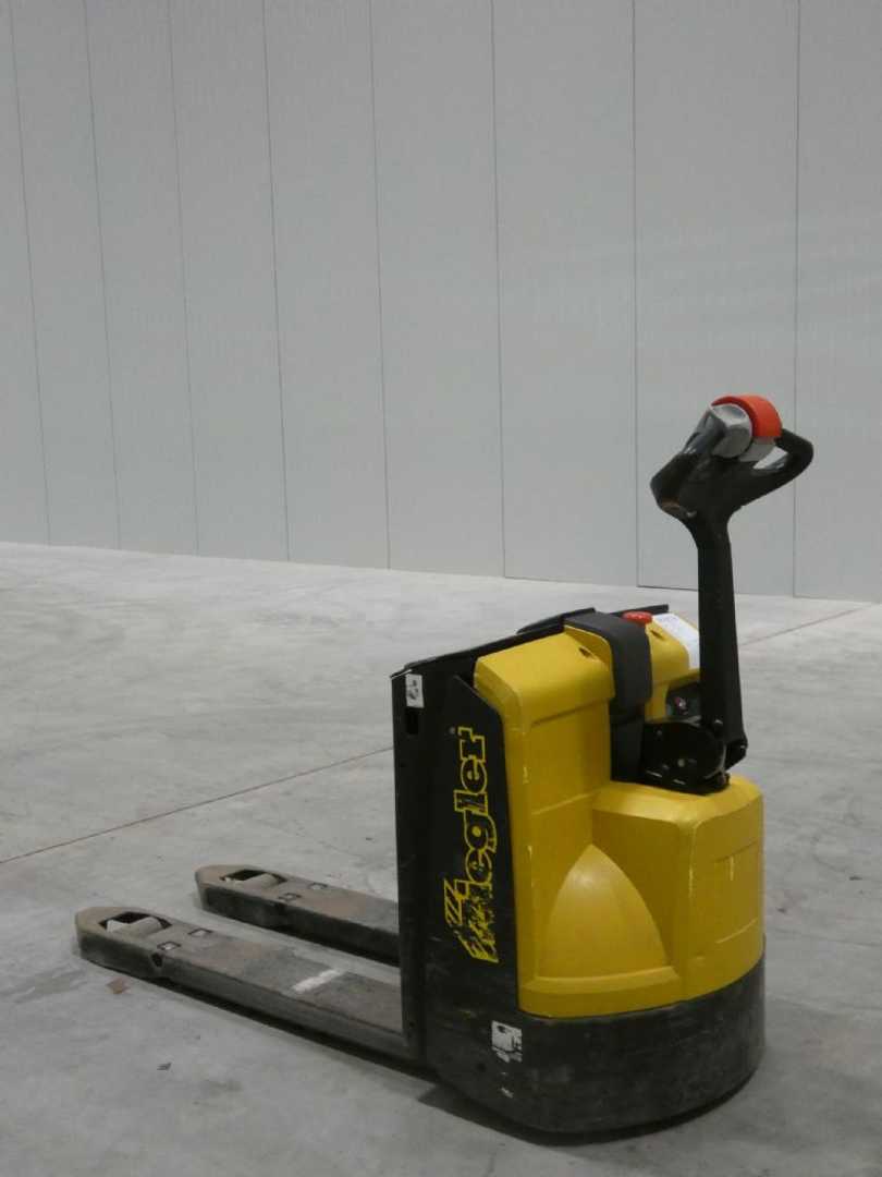 Used Forklift Yale MP16AC Gājēju krautņotājs ar dīseli (Image 2) Used Forklift Yale MP16AC Gājēju krautņotājs ar dīseli (Image 2)