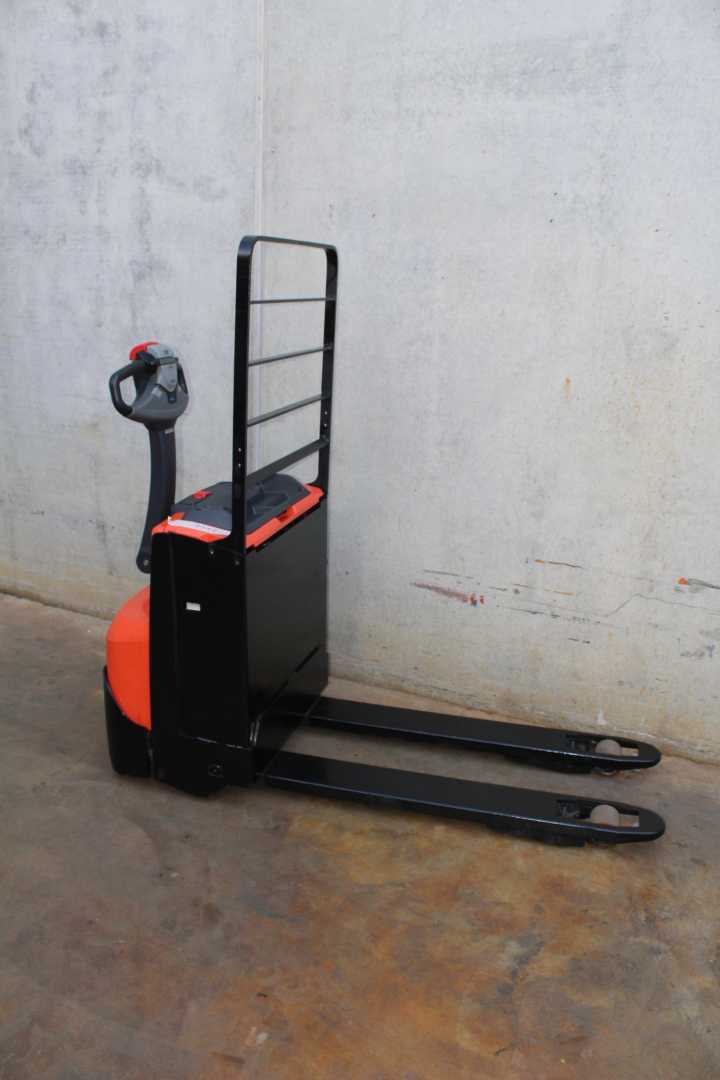 Used Forklift BT LWE 160 Gājēju krautņotājs (daļēji elektrisks) (Image 3) Used Forklift BT LWE 160 Gājēju krautņotājs (daļēji elektrisks) (Image 3)