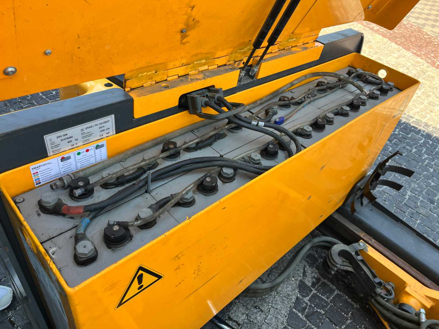 Used Forklift Jungheinrich ERV 308 Gājēju krautņotājs (daļēji elektrisks) (Image 8) Used Forklift Jungheinrich ERV 308 Gājēju krautņotājs (daļēji elektrisks) (Image 8)