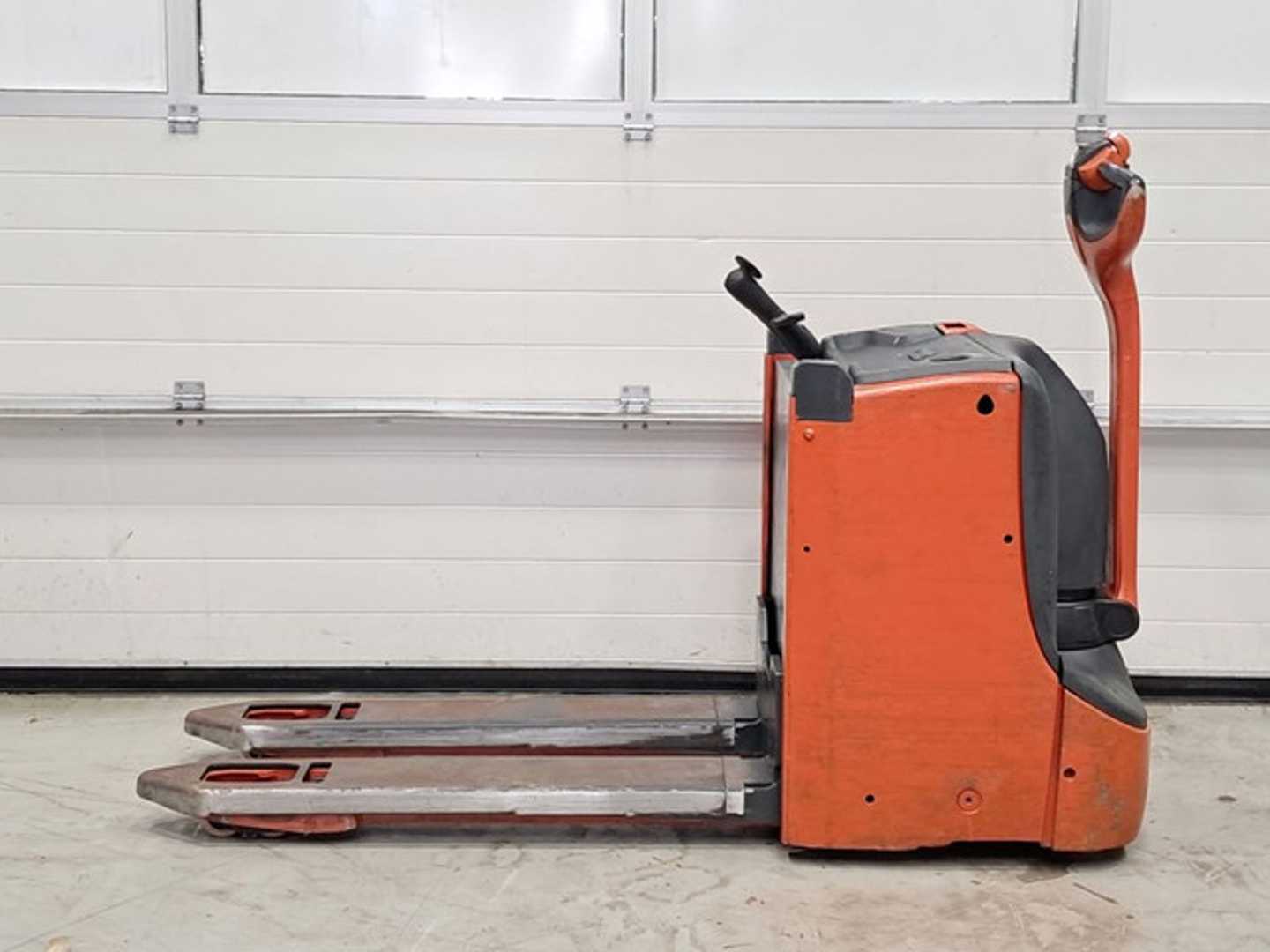 Used Forklift Linde T16L Gājēju krautņotājs (daļēji elektrisks) (Image 2)