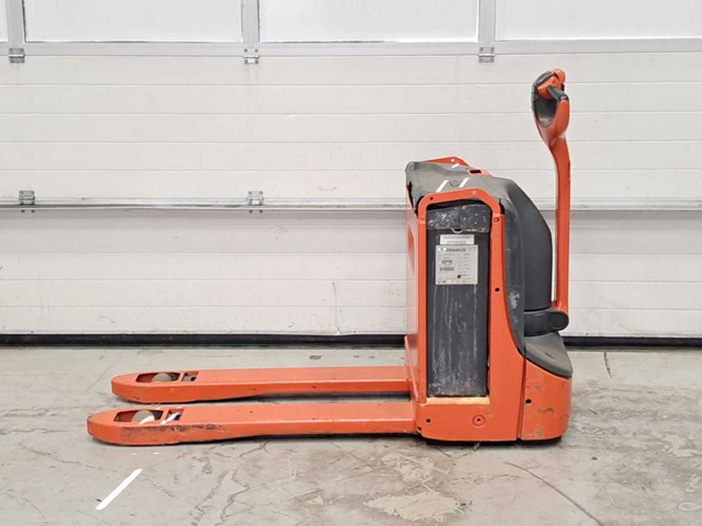 Used Forklift Linde T16 Gājēju krautņotājs (daļēji elektrisks) (Image 2)