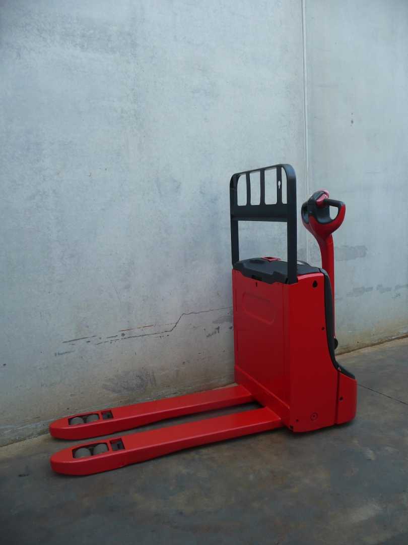 Used Forklift Linde T 16 Gājēju krautņotājs (daļēji elektrisks) (Image 14) Used Forklift Linde T 16 Gājēju krautņotājs (daļēji elektrisks) (Image 14)