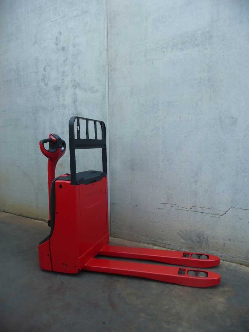 Used Forklift Linde T 16 Gājēju krautņotājs (daļēji elektrisks) (Image 16) Used Forklift Linde T 16 Gājēju krautņotājs (daļēji elektrisks) (Image 16)