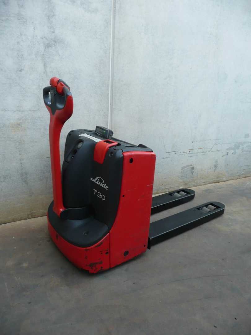 Used Forklift Linde T 20 Gājēju krautņotājs (daļēji elektrisks) (Image 19) Used Forklift Linde T 20 Gājēju krautņotājs (daļēji elektrisks) (Image 19)