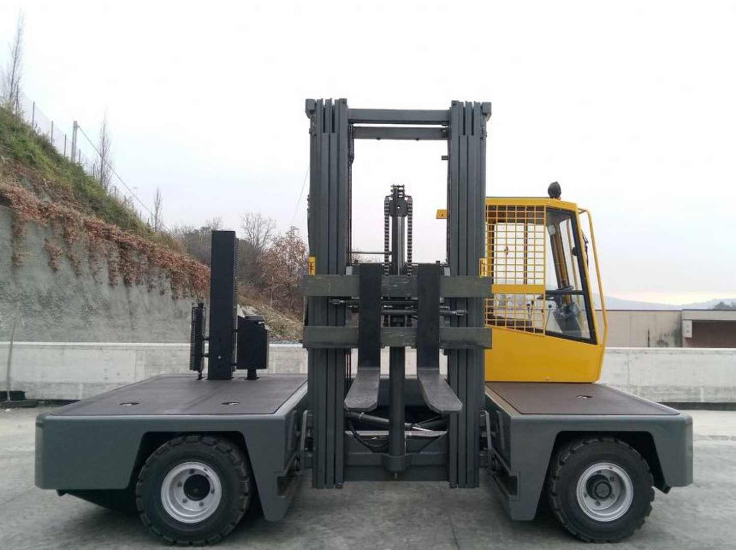 Used Forklift Baumann HX 40/16/63 TR Sānu iekrāvējs (Image 2) Used Forklift Baumann HX 40/16/63 TR Sānu iekrāvējs (Image 2)