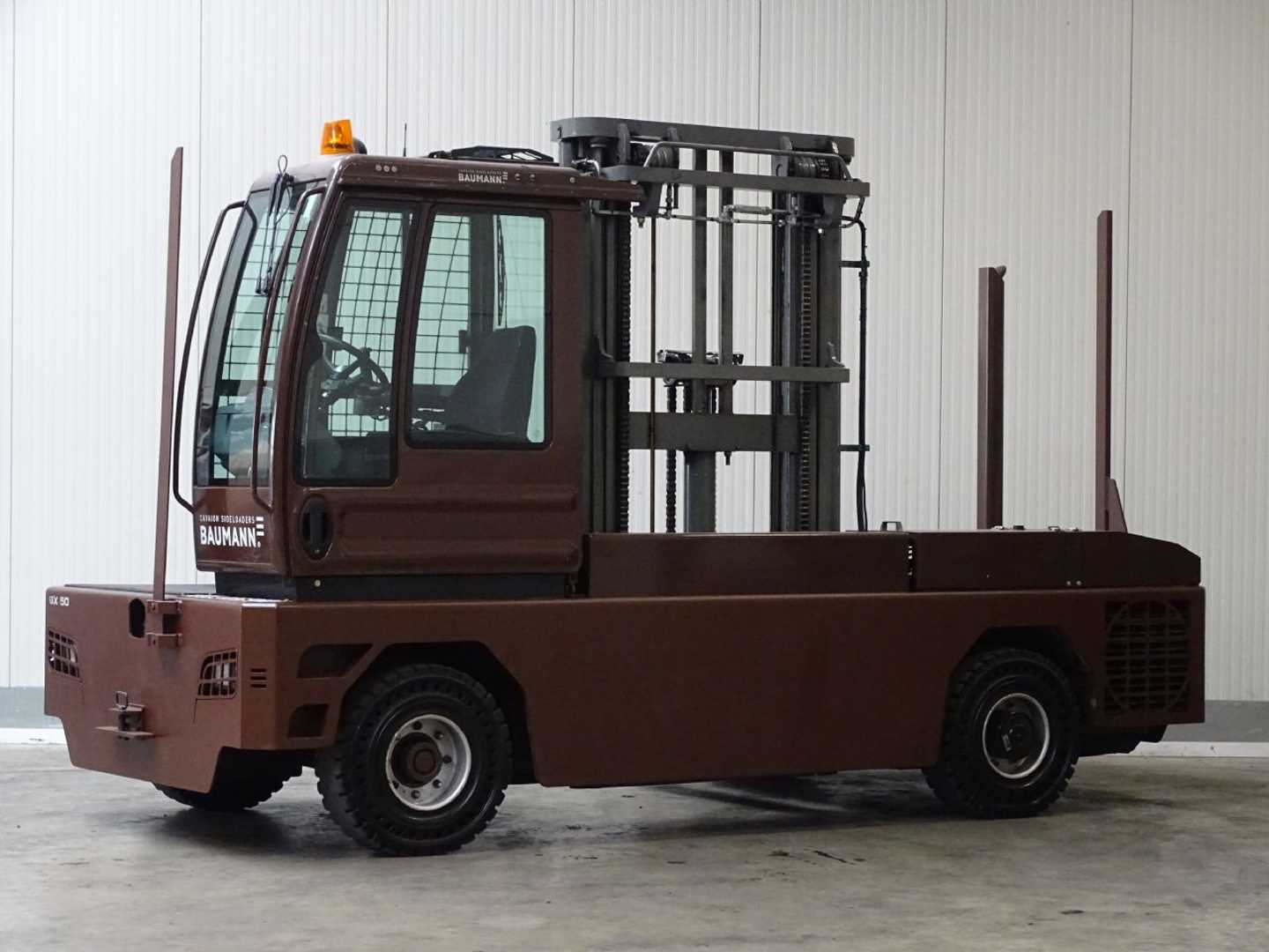 Used Forklift Baumann DFQ50/14/63TR - TRIPLEX Sānu iekrāvējs (Image 1) Used Forklift Baumann DFQ50/14/63TR - TRIPLEX Sānu iekrāvējs (Image 1)