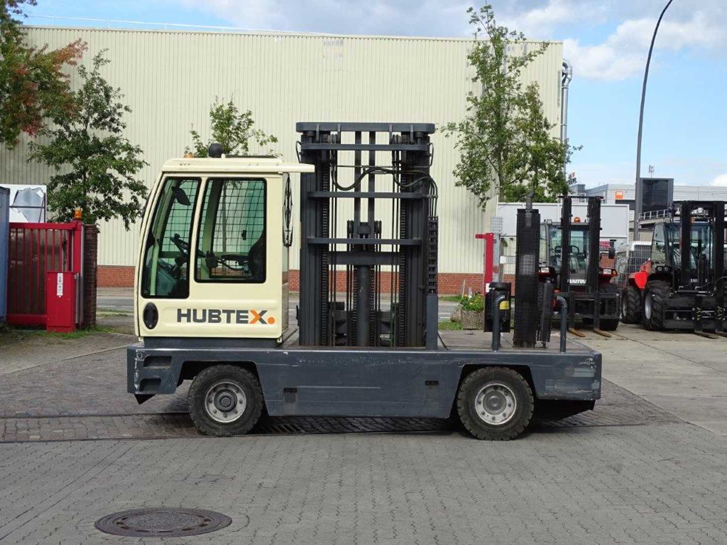 Used Forklift Hubtex S50D - TRIPLEX Sānu iekrāvējs (Image 2) Used Forklift Hubtex S50D - TRIPLEX Sānu iekrāvējs (Image 2)