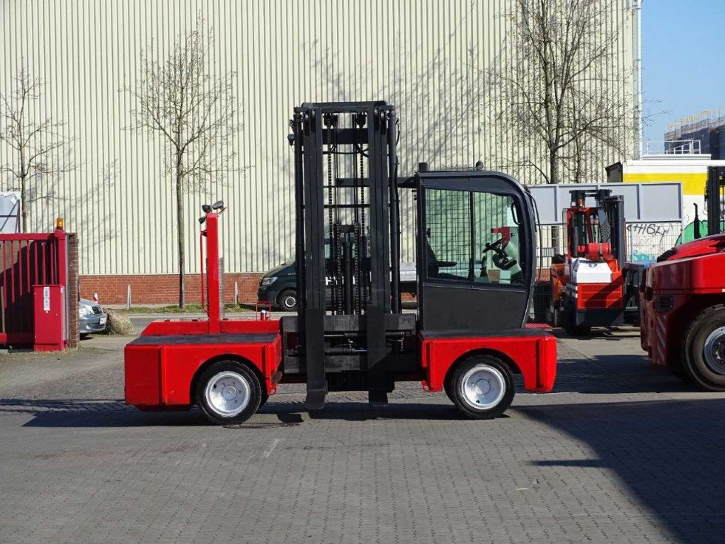 Used Forklift Jumbo JDQN50/12/65TV - TRIPLEX Sānu iekrāvējs (Image 1) Used Forklift Jumbo JDQN50/12/65TV - TRIPLEX Sānu iekrāvējs (Image 1)
