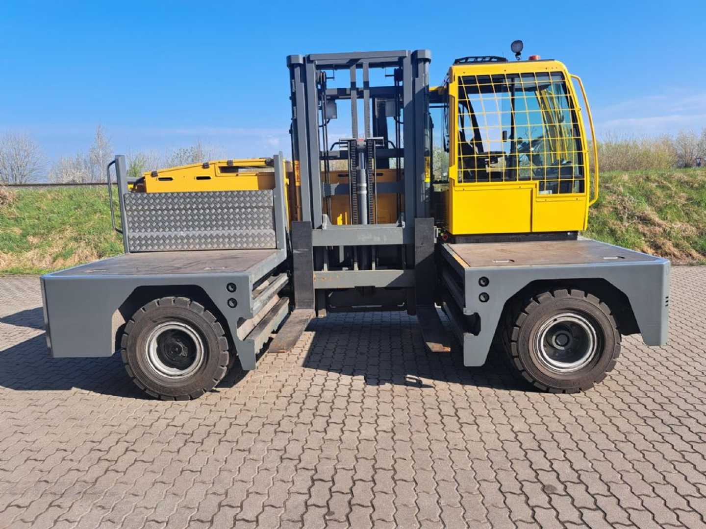 Used Forklift Baumann EGX 70/14/60 TR Sānu iekrāvējs (Image 3) Used Forklift Baumann EGX 70/14/60 TR Sānu iekrāvējs (Image 3)